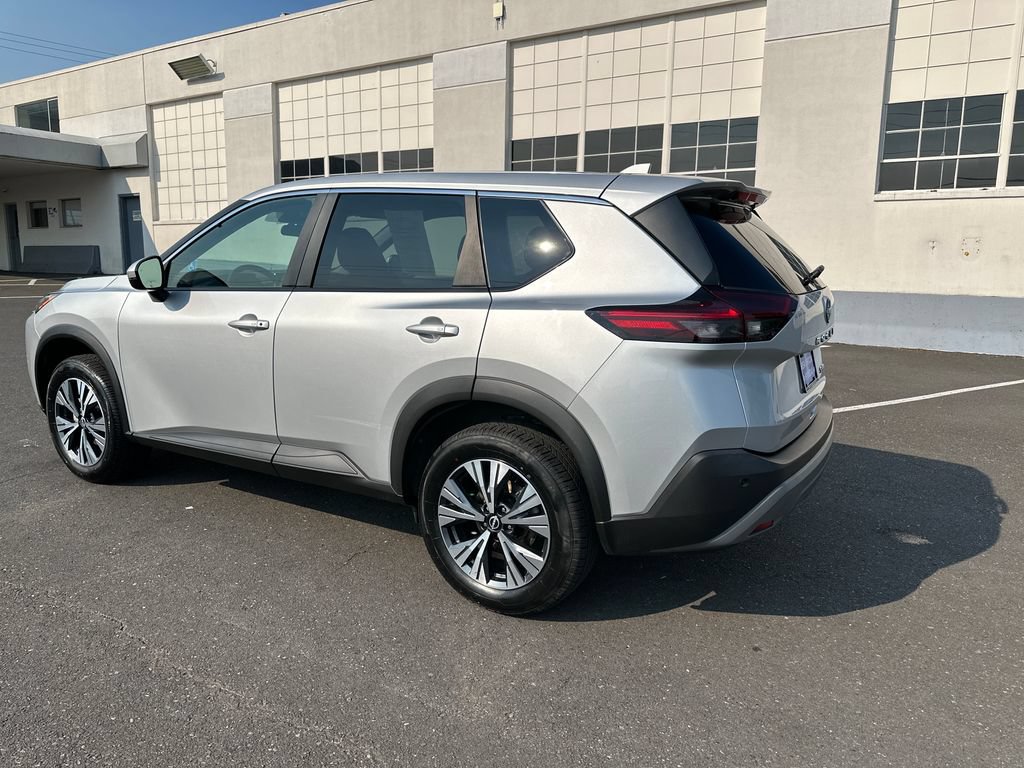 Used 2022 Nissan Rogue SV AWD/4WD image 4