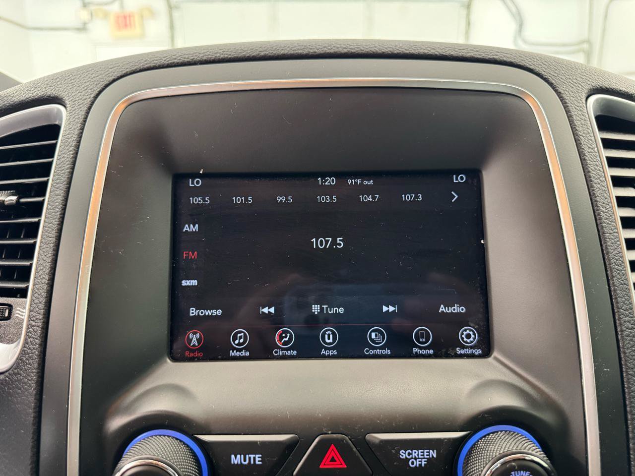 Used 2020 Dodge Durango SXT RWD image 24