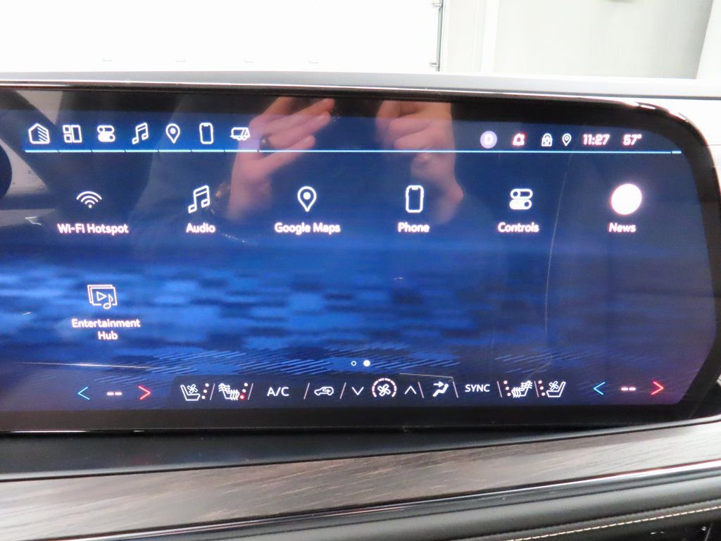 Used 2025 Chevrolet Suburban Premier image 26