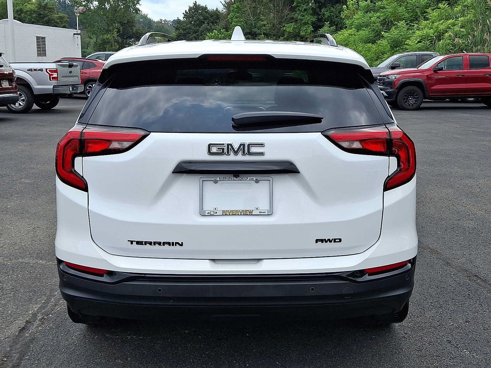 Used 2021 GMC Terrain SLE w/ Driver Convenience Package AWD/4WD image 5