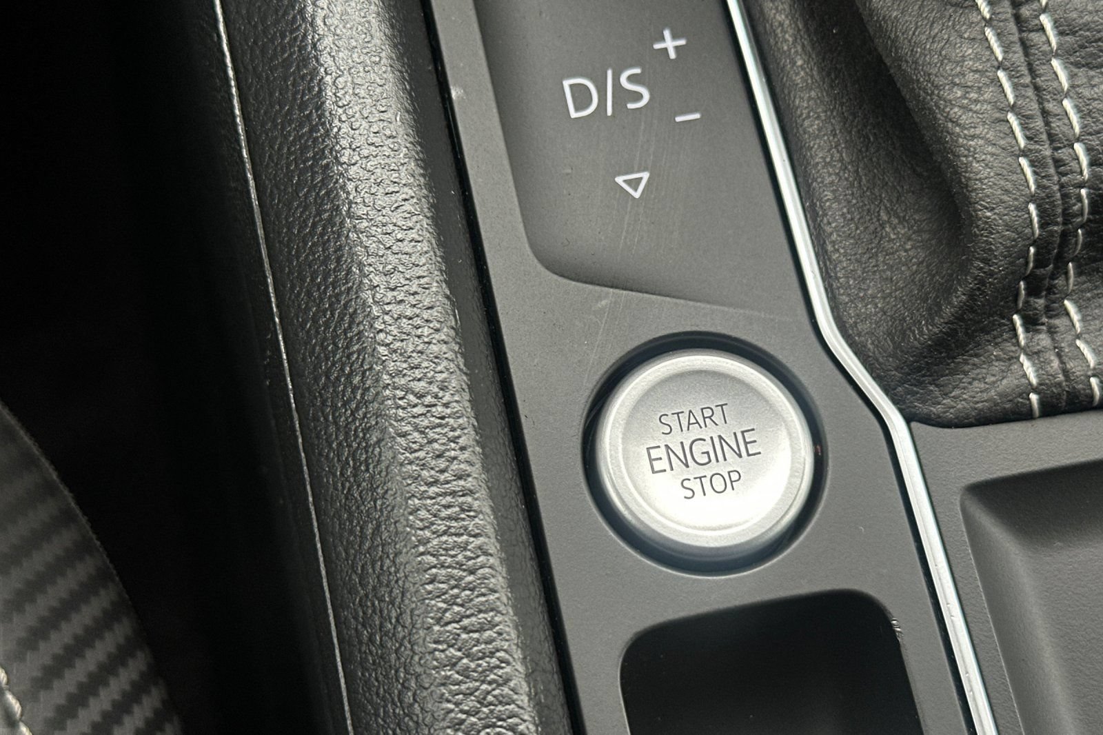 Certified 2023 Volkswagen Atlas Cross Sport SE FWD image 21