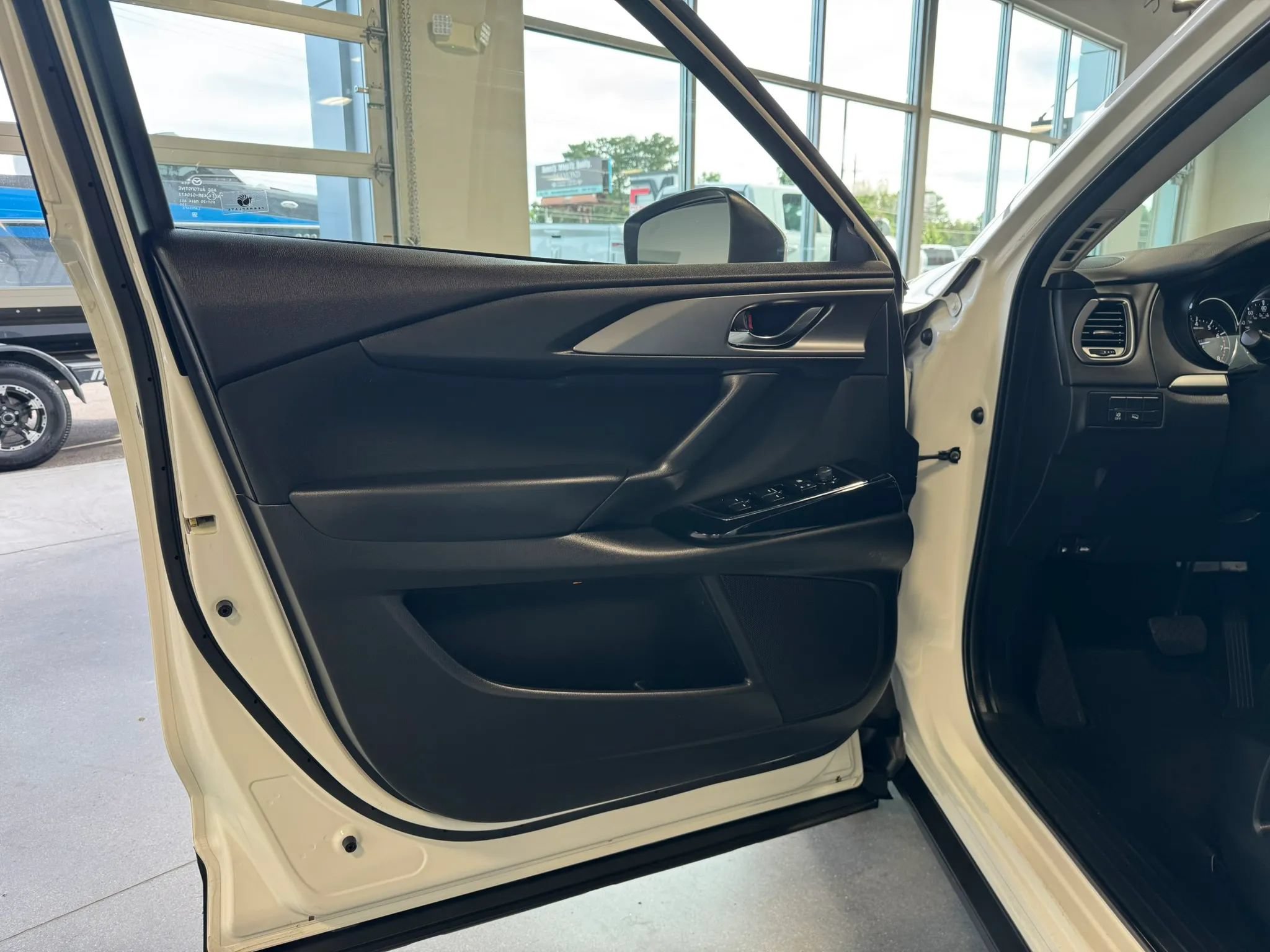 Used 2022 MAZDA CX-9 Sport AWD/4WD image 10
