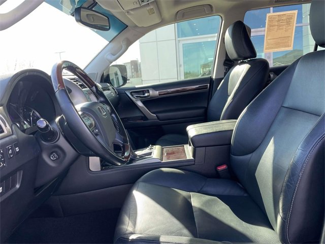 Used 2017 Lexus GX 460 image 15