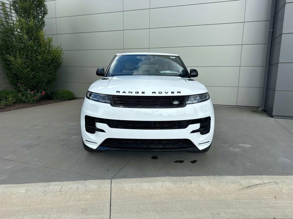 New 2025 Land Rover Range Rover Sport Dynamic SE image 2