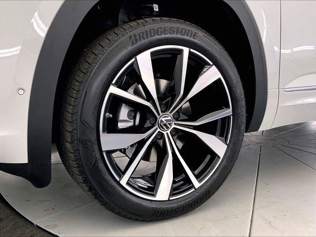 New 2026 Volkswagen Atlas Cross Sport SEL Premium R-Line AWD/4WD image 12