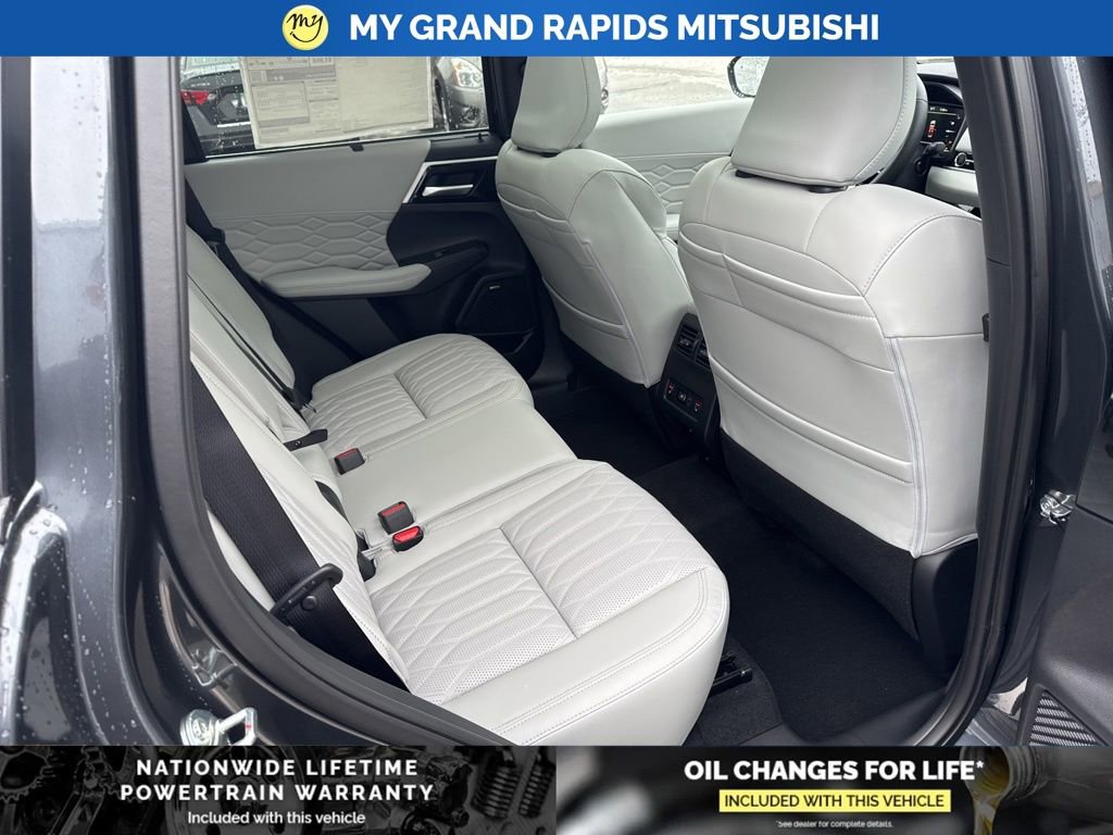 New 2026 Mitsubishi Outlander SEL image 19