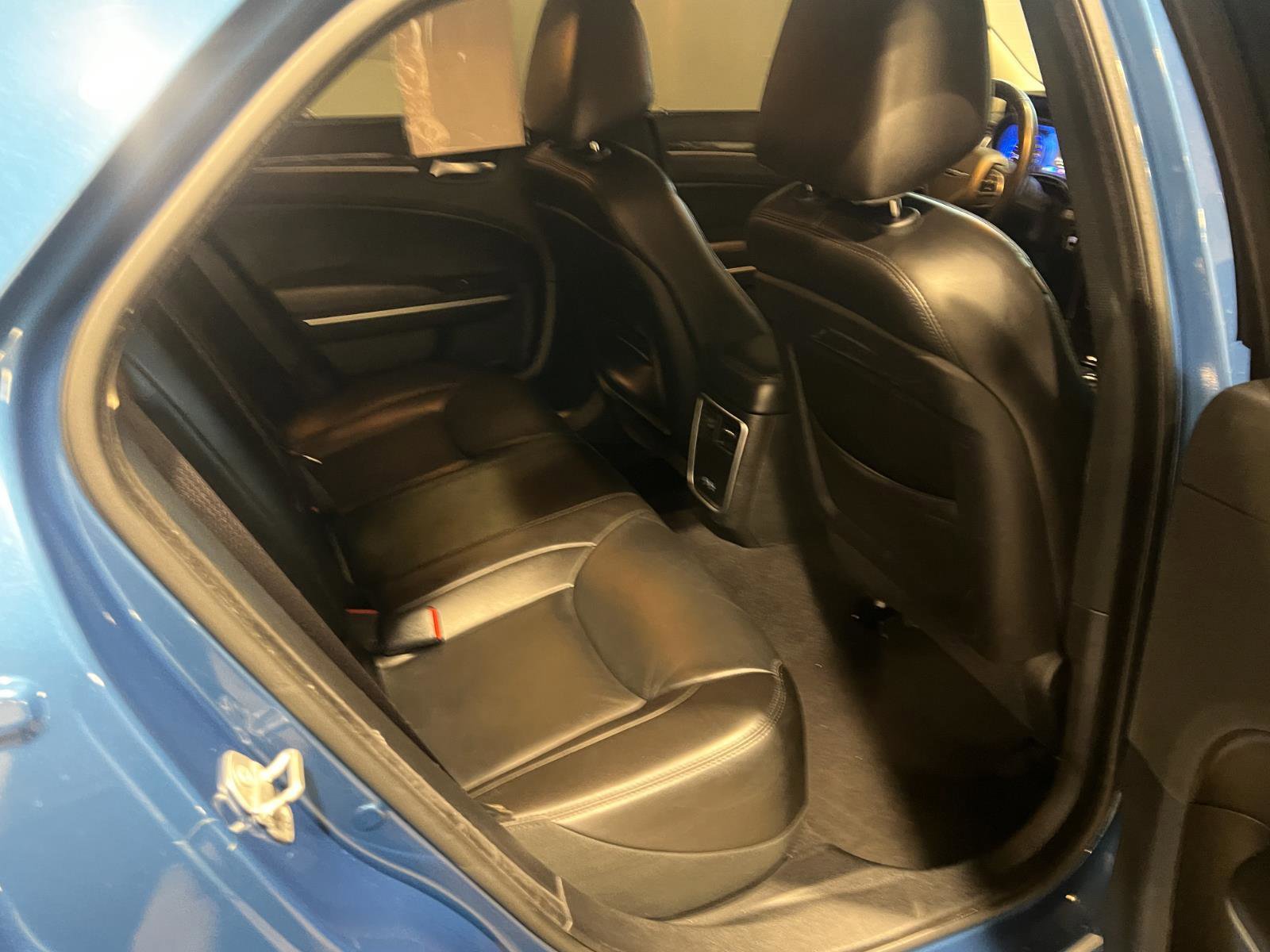 Used 2022 Chrysler 300 Touring L image 34