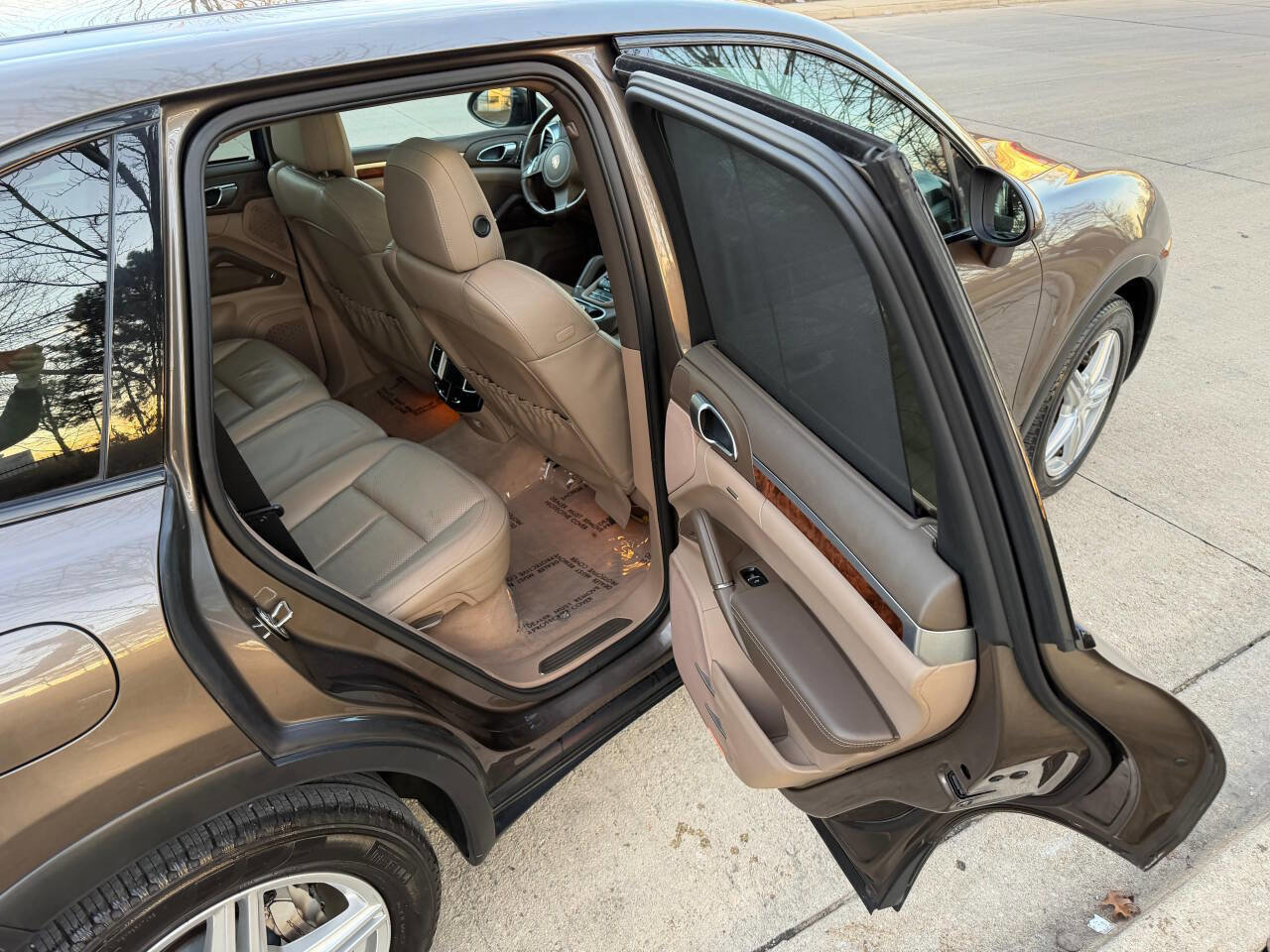 Used 2011 Porsche Cayenne S AWD/4WD image 8