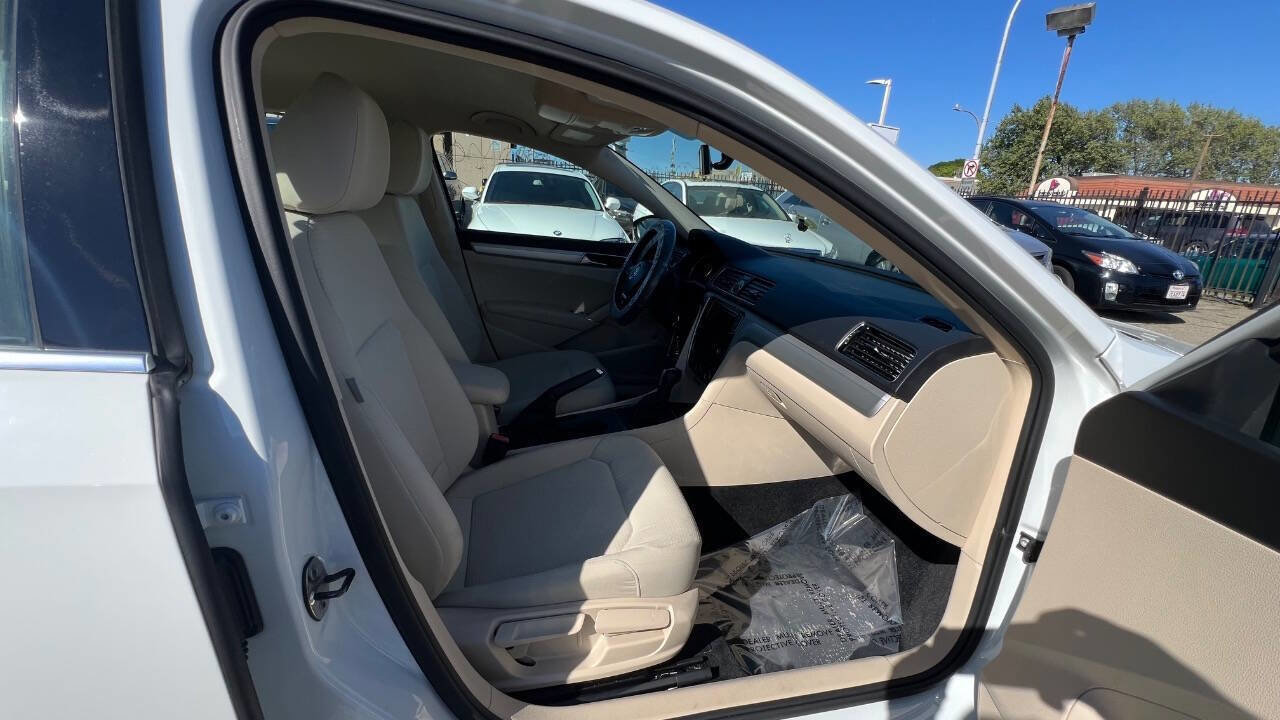 Used 2017 Volkswagen Passat 1.8T S image 16