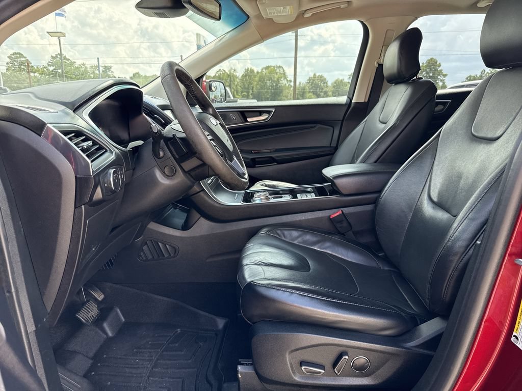 Used 2019 Ford Edge Titanium w/ Equipment Group 301A AWD/4WD image 12