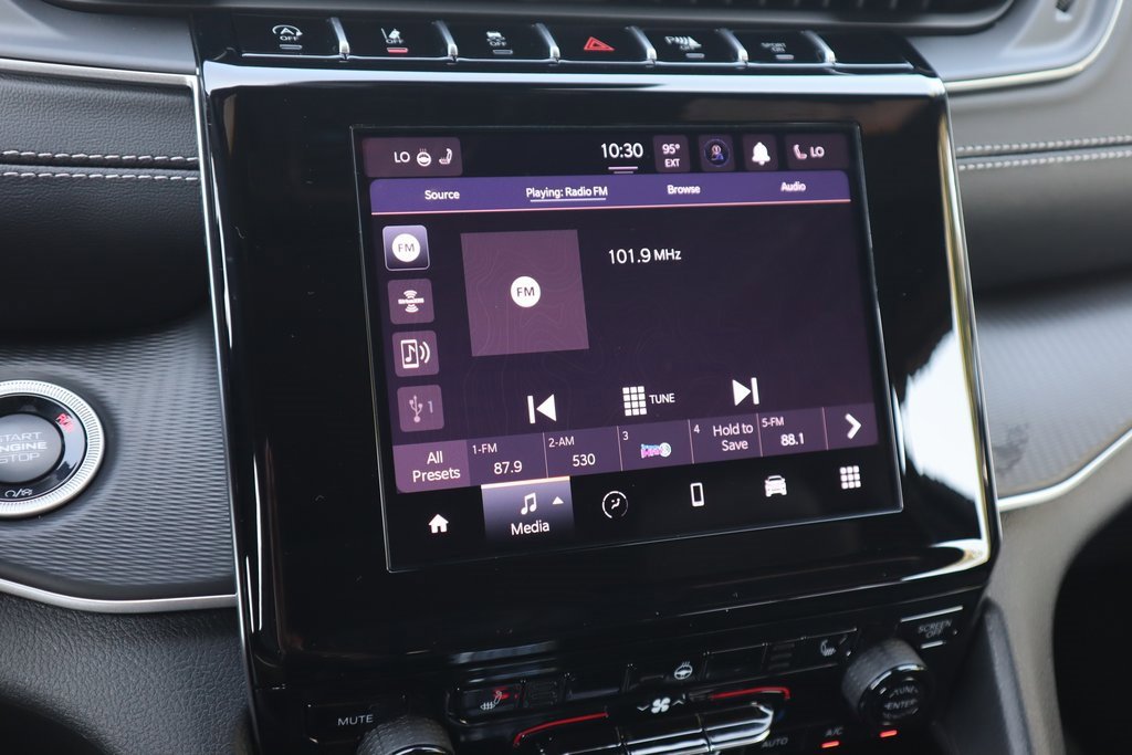 New 2025 Jeep Grand Cherokee L Altitude image 5