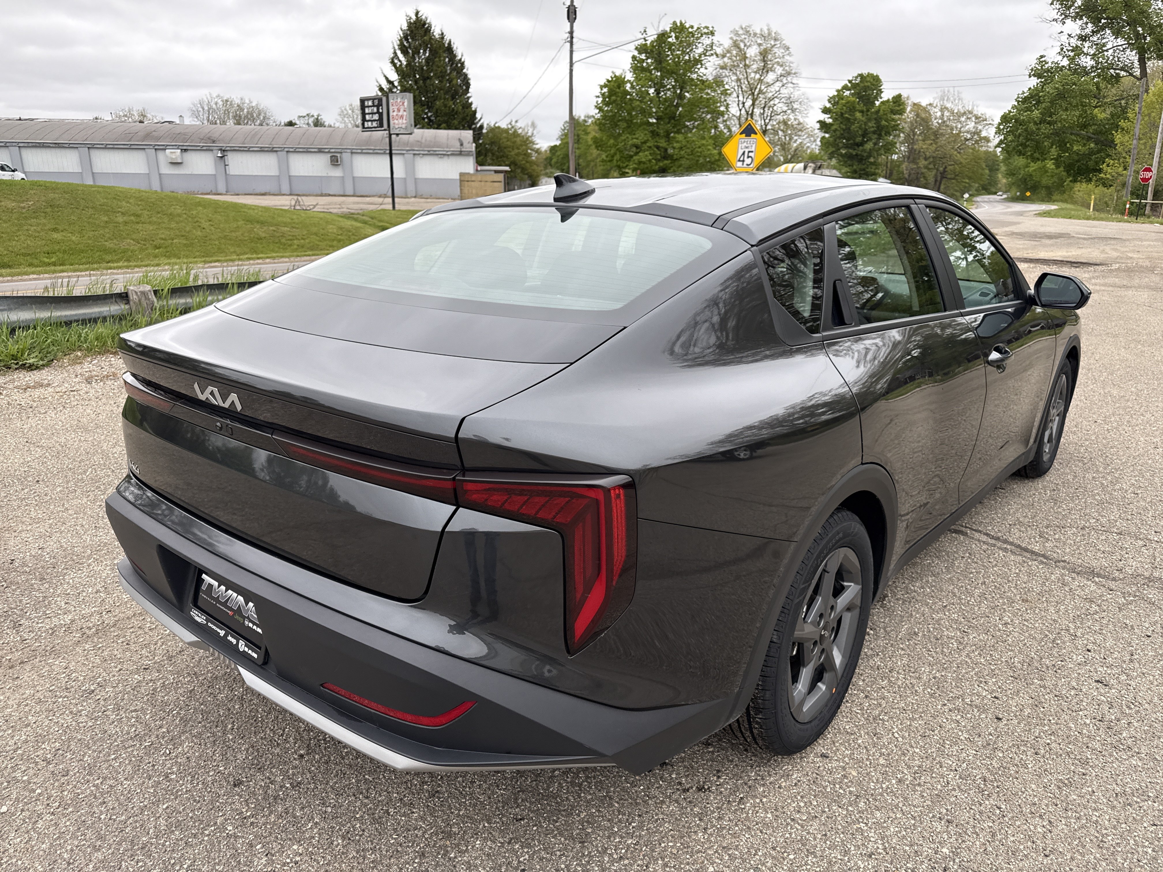 Used 2025 Kia K4 FWD image 3