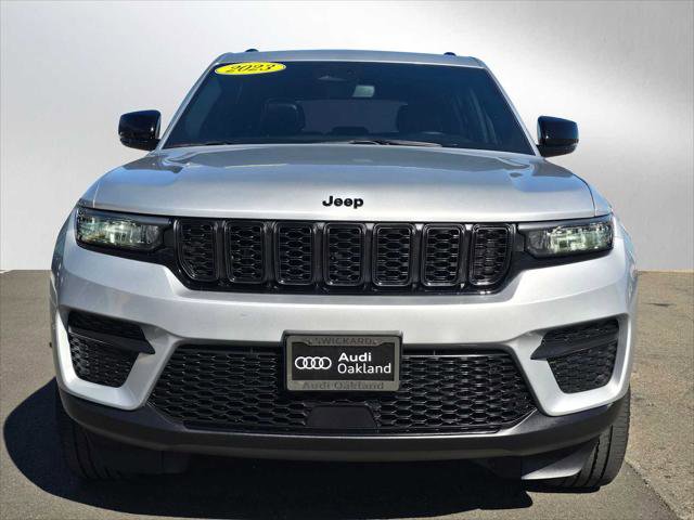 Used 2023 Jeep Grand Cherokee Altitude image 8