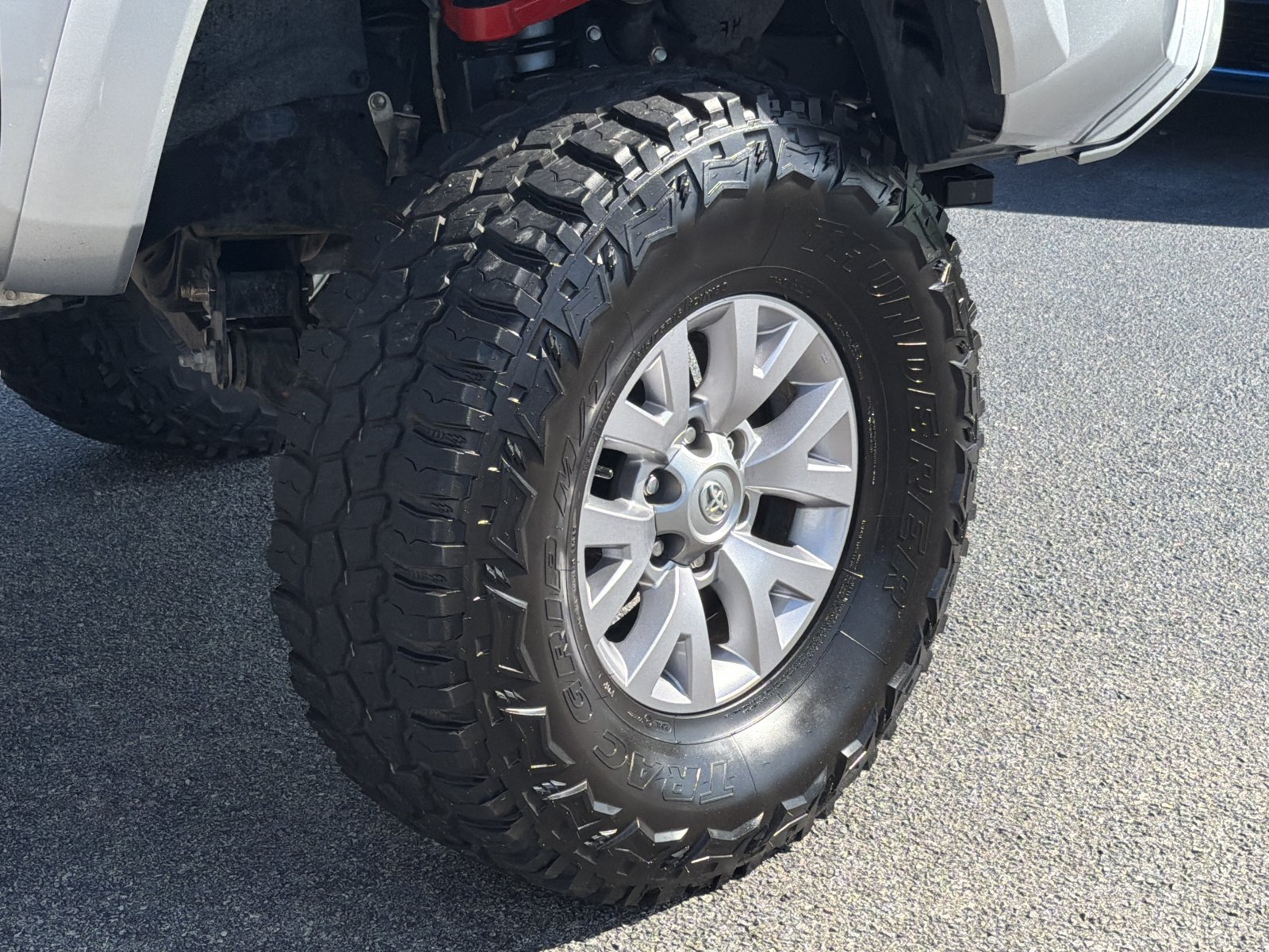 Used 2022 Toyota Tacoma SR5 w/ Technology Package RWD image 8