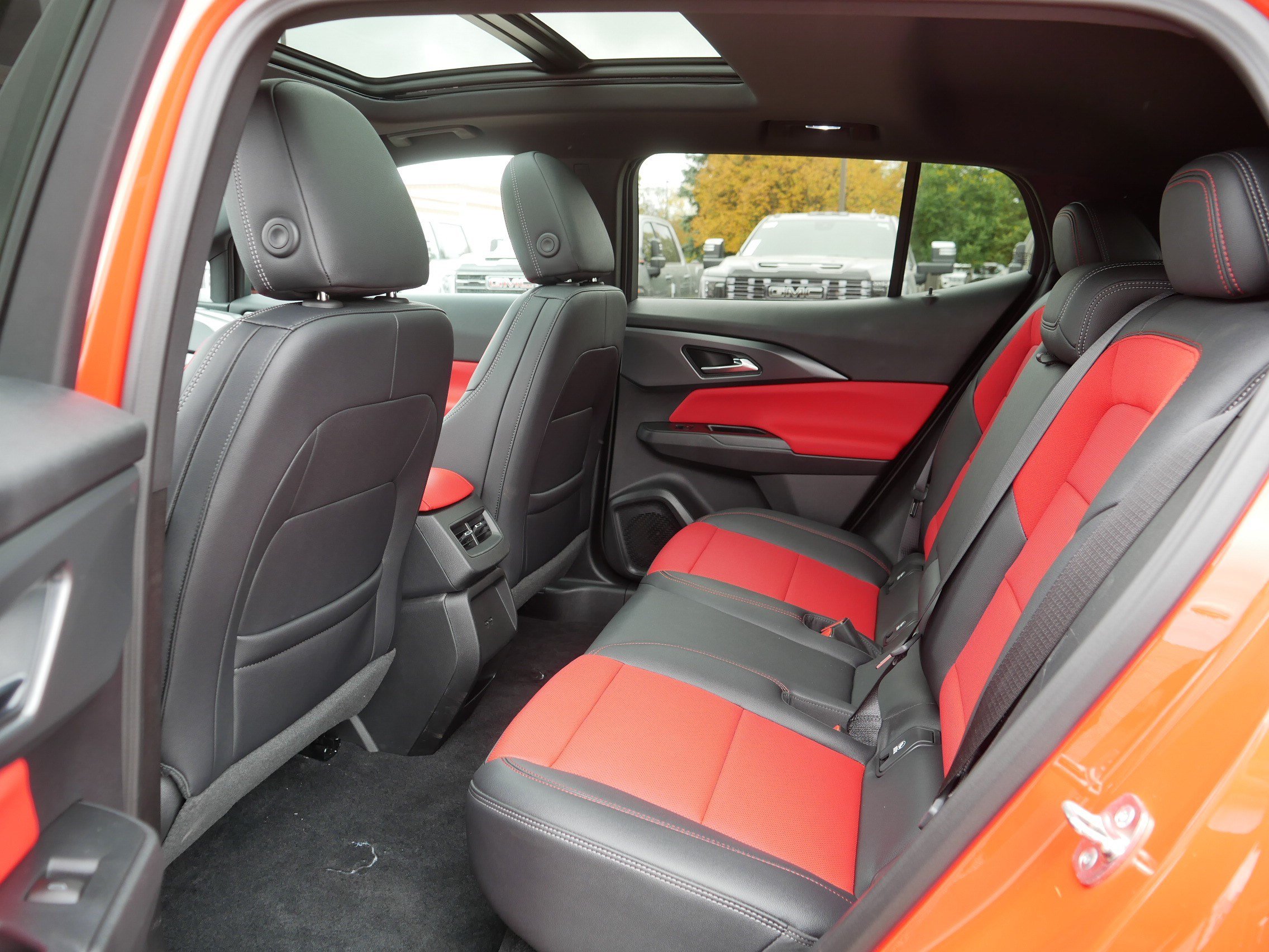 Used 2025 Chevrolet Equinox EV RS AWD/4WD image 32