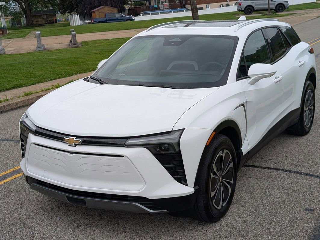Used 2024 Chevrolet Blazer EV LT AWD/4WD image 12