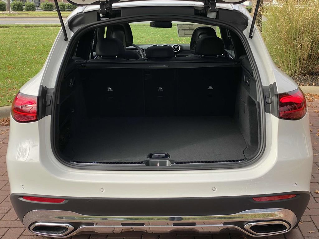 Certified 2025 Mercedes-Benz GLC 300 4MATIC image 16