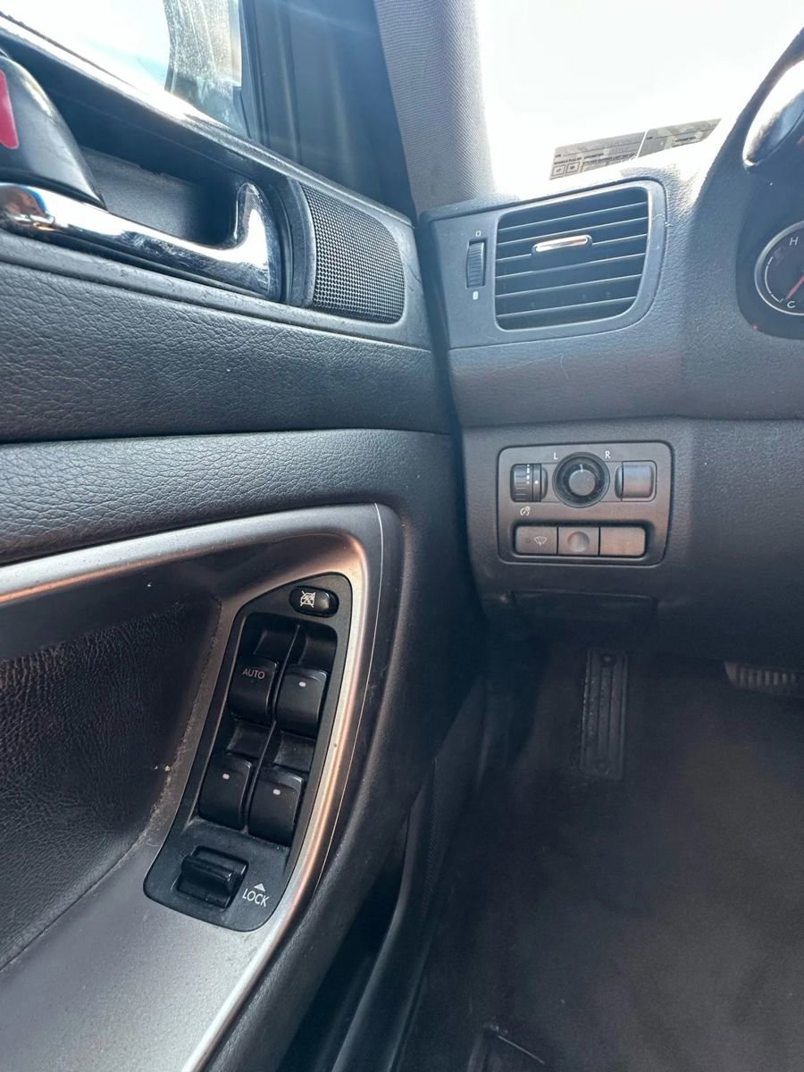 Used 2006 Subaru Outback 2.5i Limited image 25