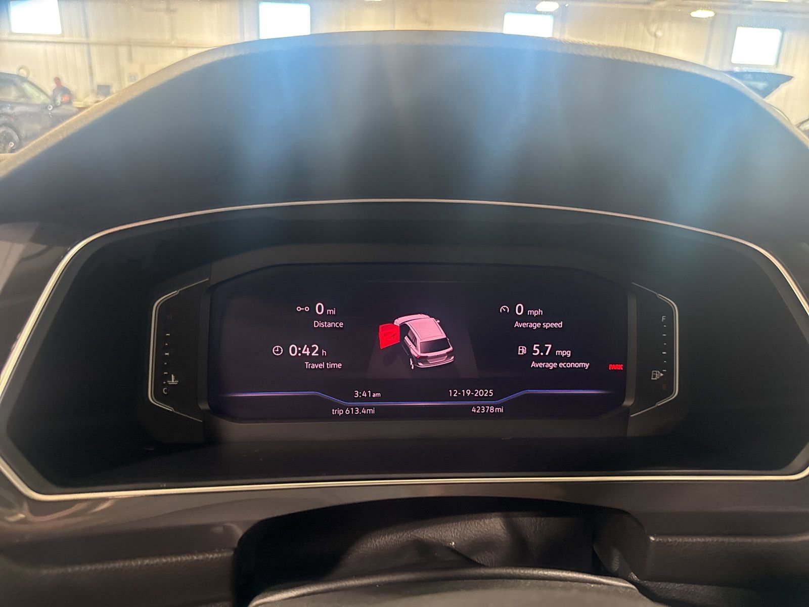 Used 2019 Volkswagen Tiguan SEL Premium image 28