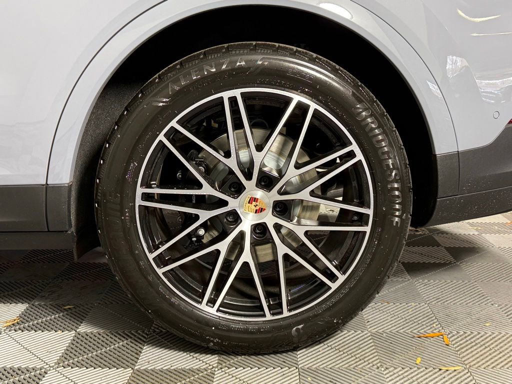 New 2026 Porsche Cayenne image 12