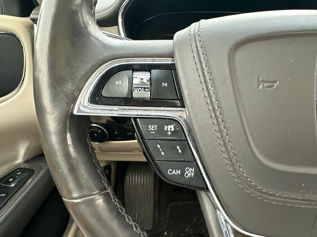 Used 2017 Lincoln Continental Reserve w/ Technology Package AWD/4WD image 22