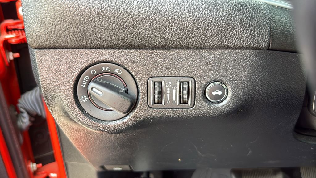 Used 2021 Dodge Challenger SXT image 14