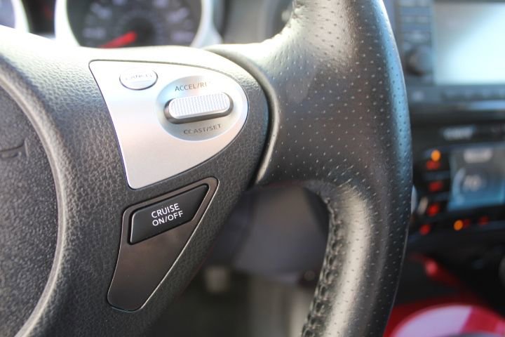 Used 2012 Nissan Juke SL image 16