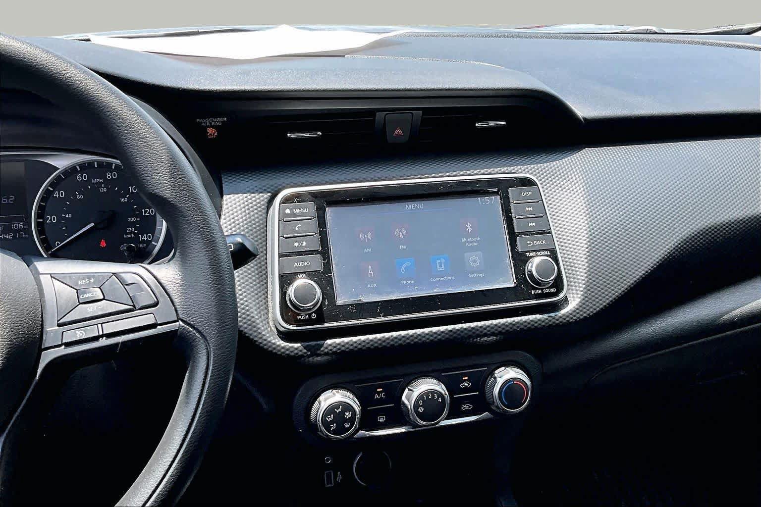 Used 2023 Nissan Kicks S FWD image 7
