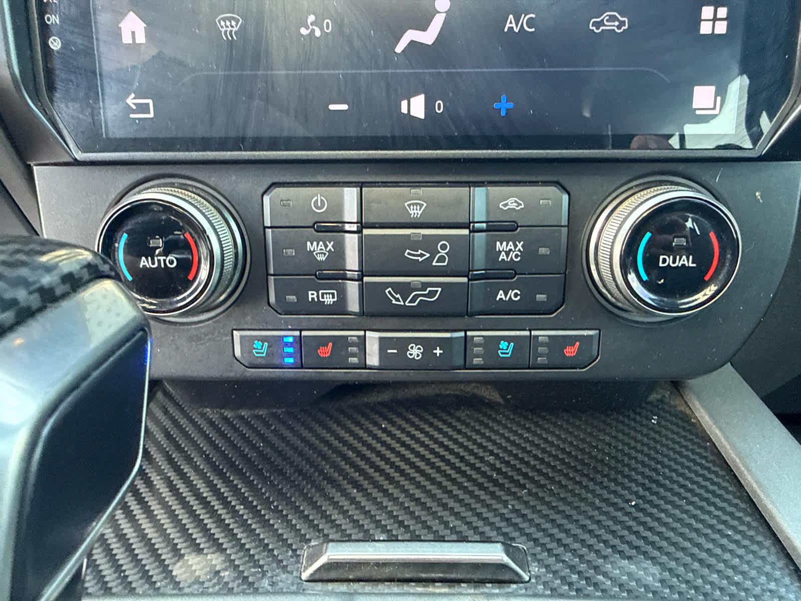 Used 2020 Ford F150 Raptor w/ Equipment Group 802A Luxury AWD/4WD image 25