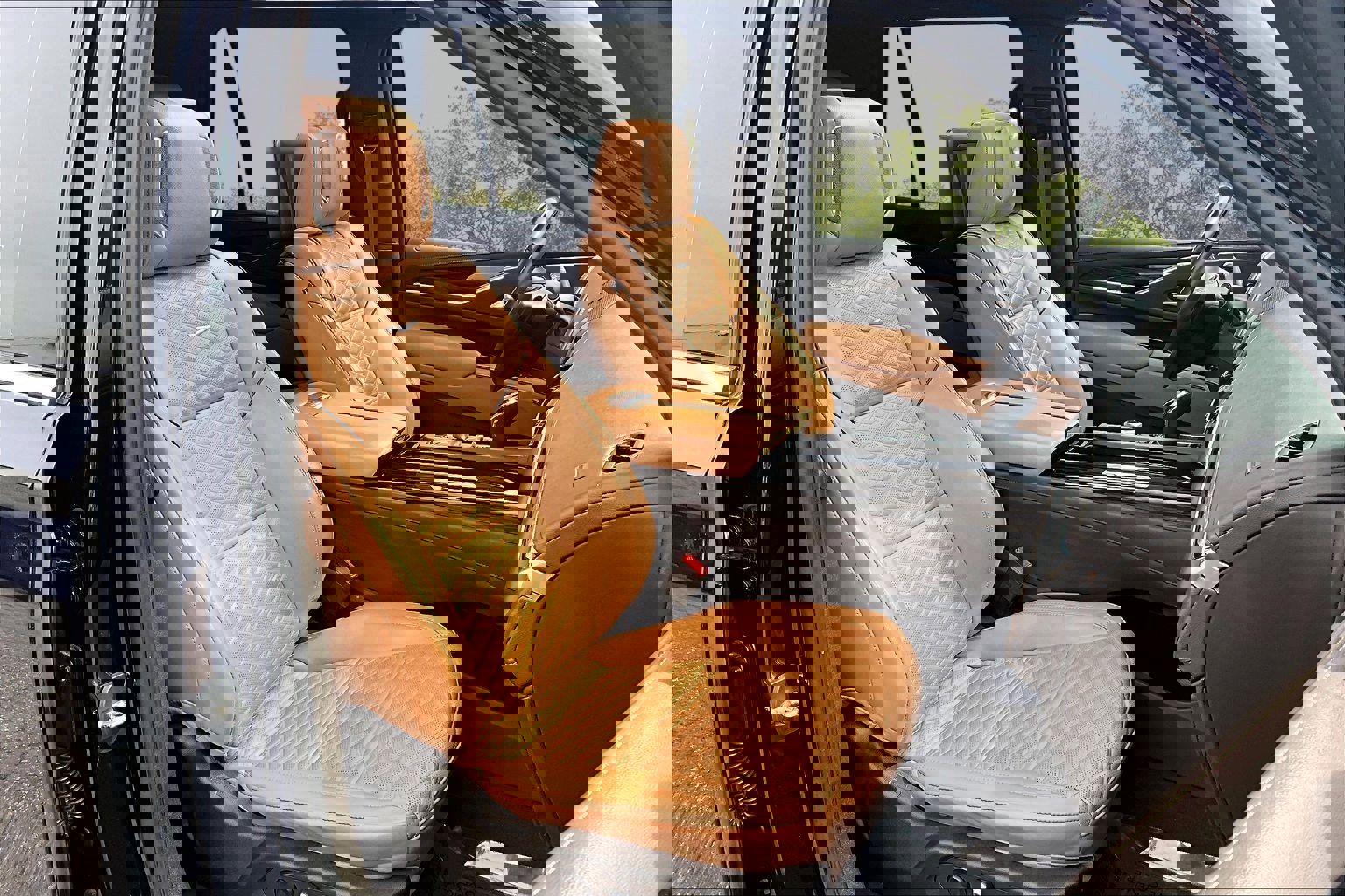 Used 2023 Cadillac Escalade Premium Luxury image 7