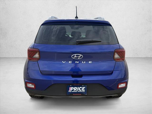 Used 2024 Hyundai Venue Limited FWD image 6