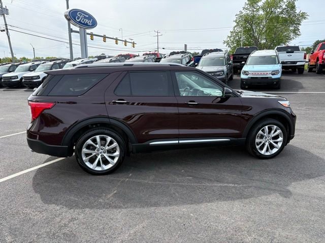 Used 2023 Ford Explorer Platinum w/ Equipment Group 601A AWD/4WD image 2