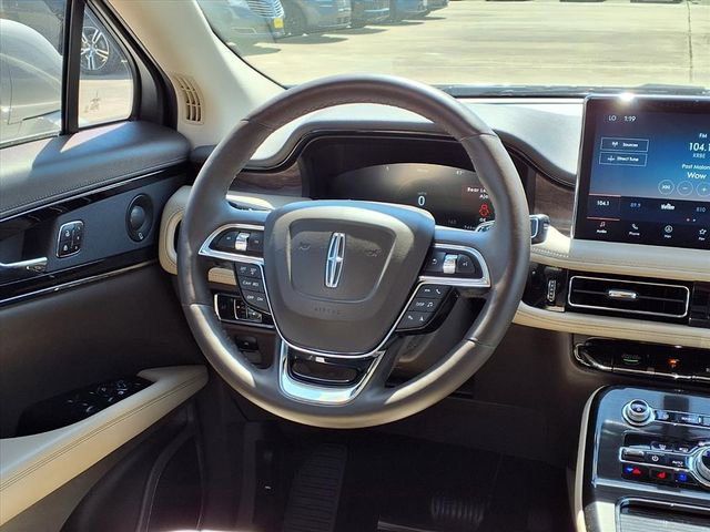 Certified 2023 Lincoln Nautilus Reserve w/ Luxury Package image 7