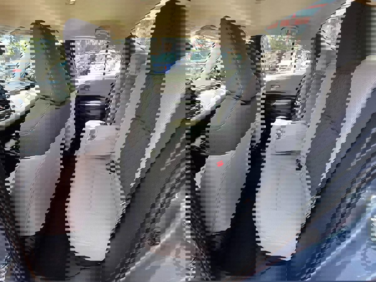 Used 2020 Toyota Corolla LE image 26