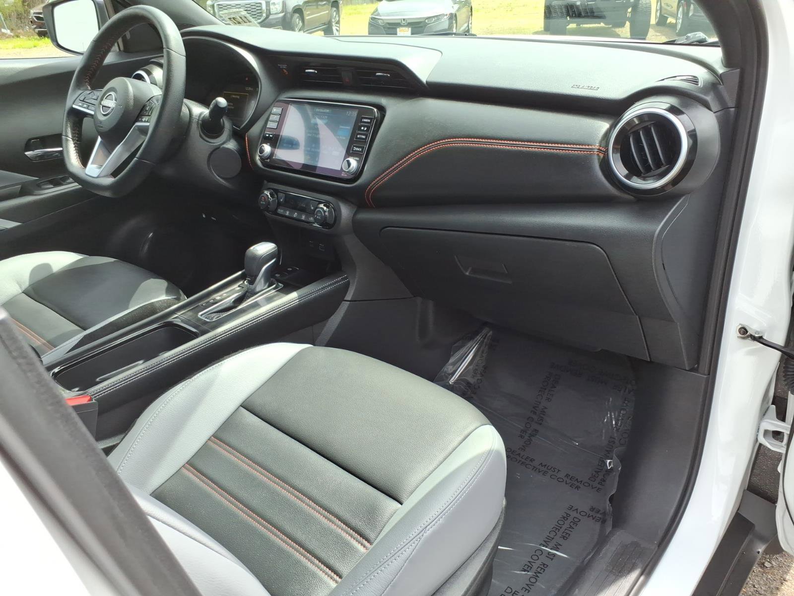 Used 2023 Nissan Kicks SR w/ SR Premium Package FWD image 10