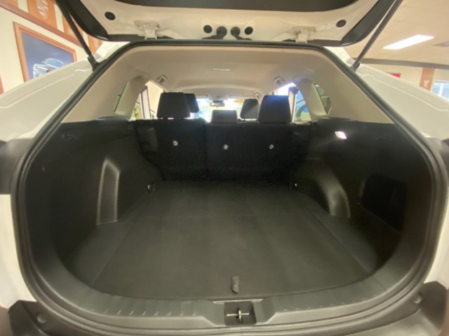 Used 2024 Toyota RAV4 LE AWD/4WD image 16