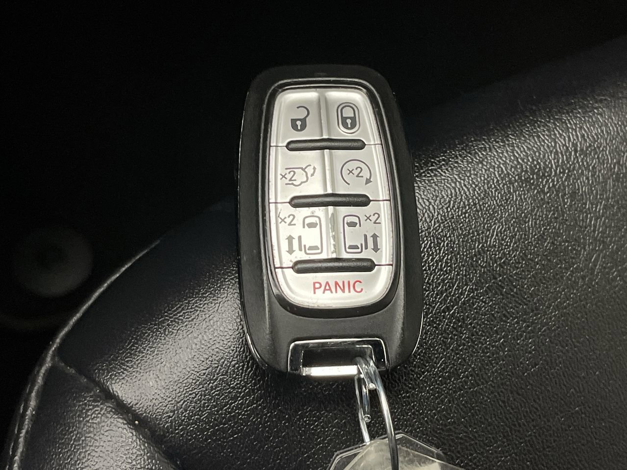 Used 2025 Chrysler Pacifica Select FWD image 26