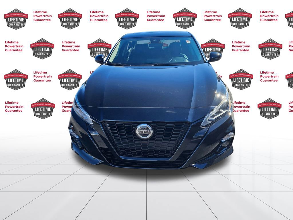 Certified 2022 Nissan Altima 2.5 SR w/ Midnight Edition Package image 4