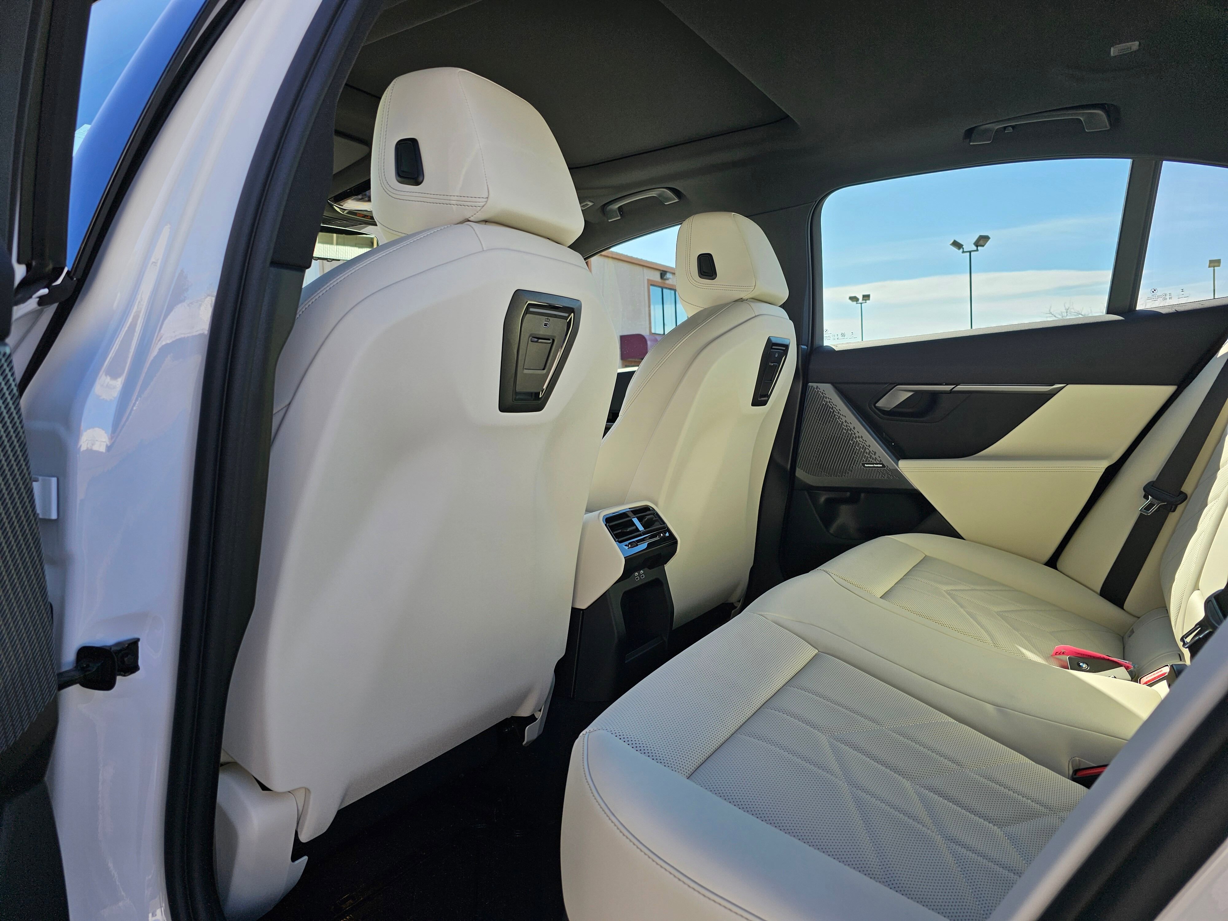 New 2025 BMW 530i xDrive image 12