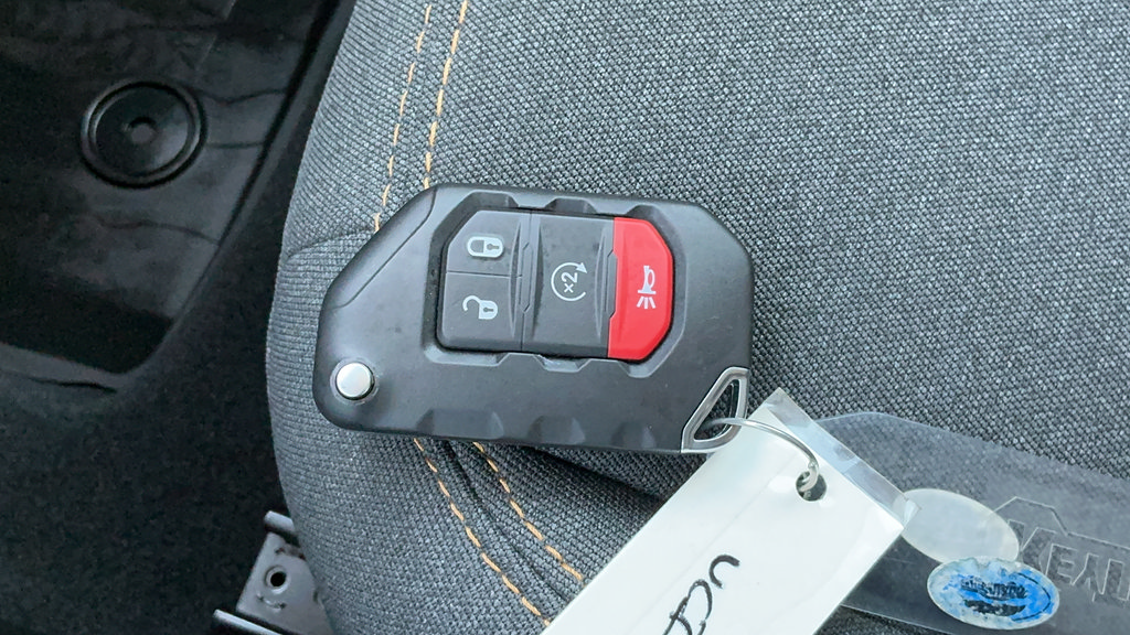 Used 2025 Jeep Wrangler Sport AWD/4WD image 24
