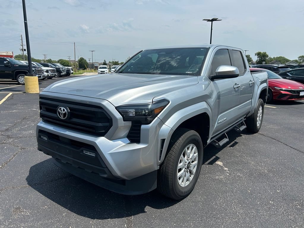 Used 2024 Toyota Tacoma SR5 AWD/4WD image 7