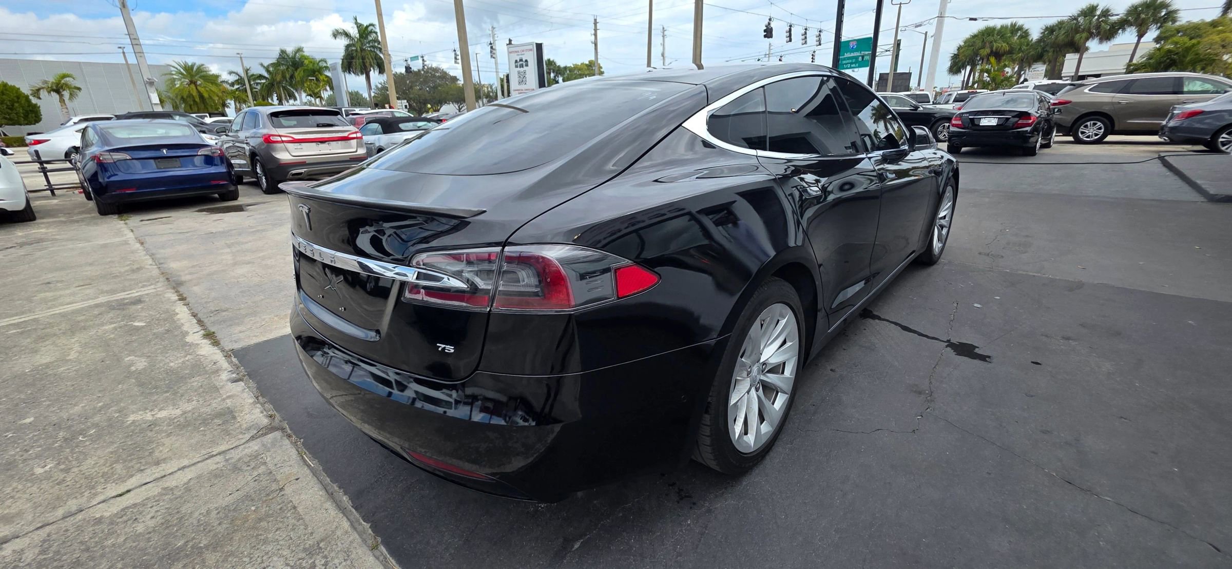 Used 2017 Tesla Model S 75 RWD image 7
