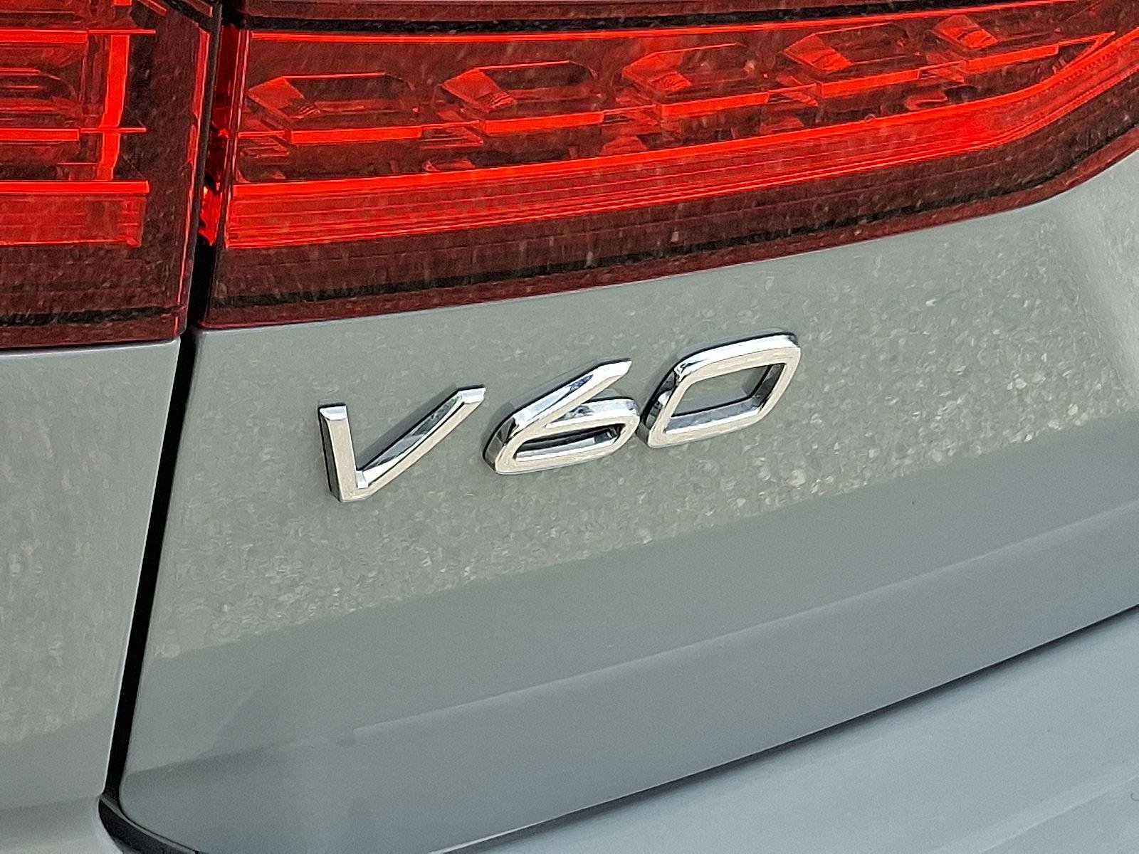 Certified 2025 Volvo V60 B5 Cross Country Ultra w/ Climate Package AWD/4WD image 33