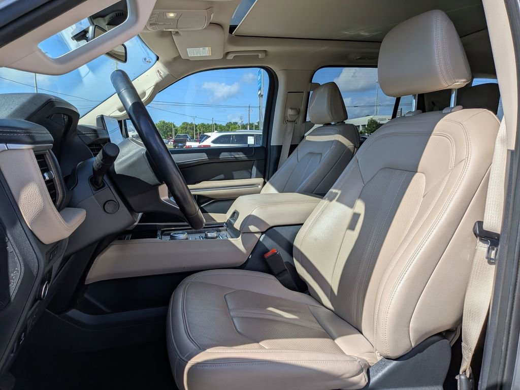 Used 2024 Ford Expedition Limited AWD/4WD image 14