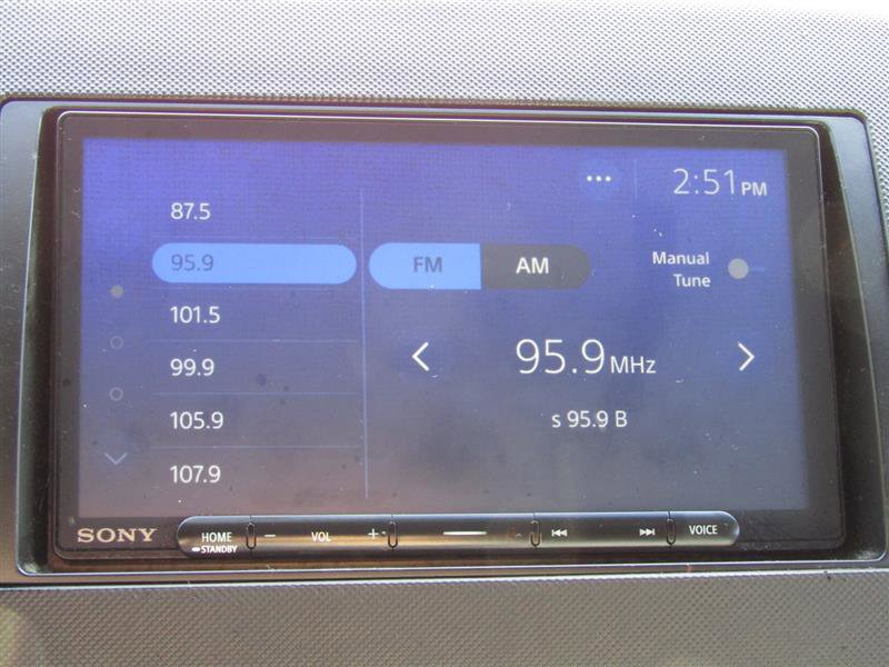 Used 2011 Toyota Tacoma 4x4 Access Cab V6 w/ TRD Sport Pkg image 19