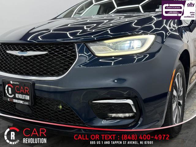 Used 2021 Chrysler Pacifica Touring-L image 74