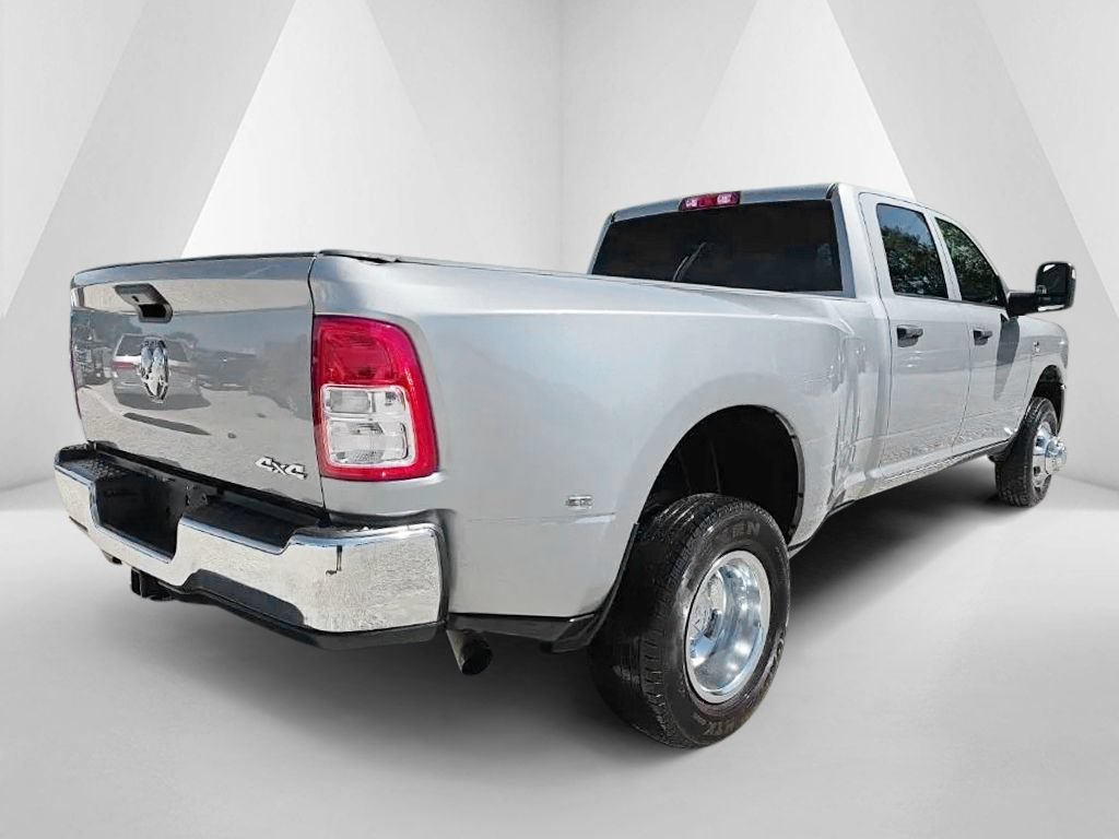 Used 2024 RAM 3500 Tradesman w/ Chrome Appearance Group AWD/4WD image 5