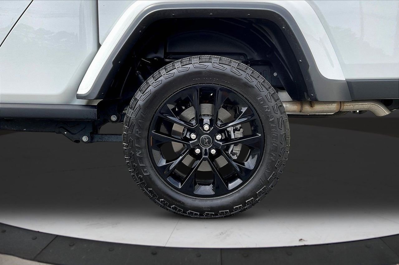 Certified 2025 Jeep Gladiator Sport image 35