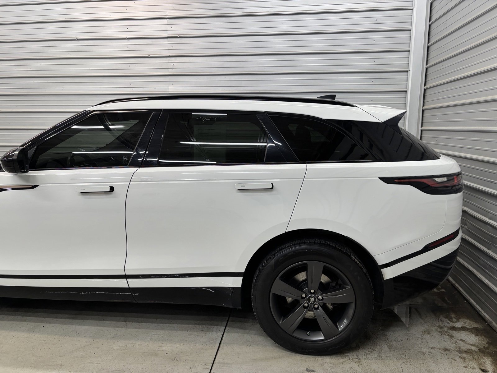 Used 2020 Land Rover Range Rover Velar R-Dynamic S image 5