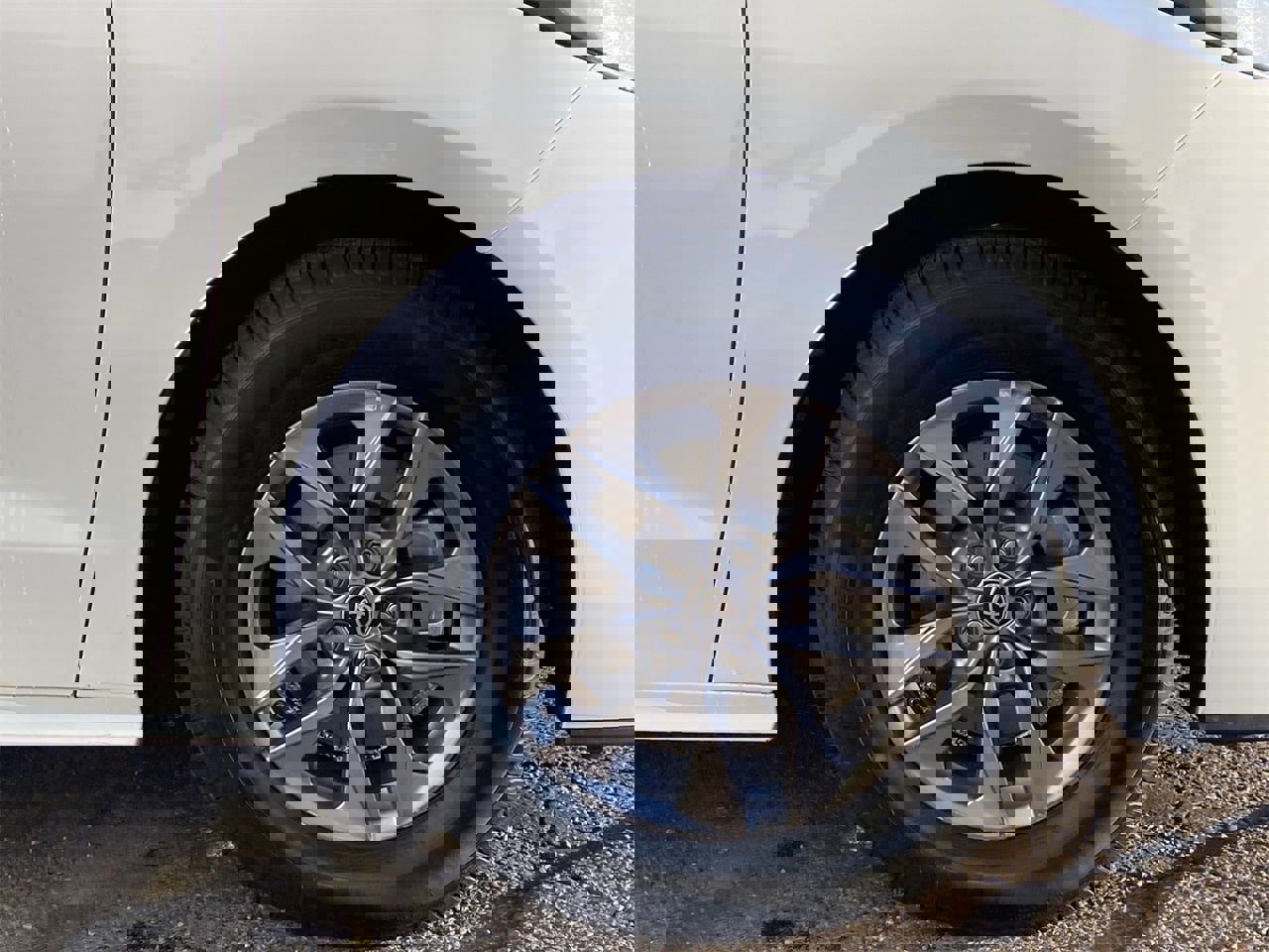 Used 2023 Toyota Sienna LE image 7